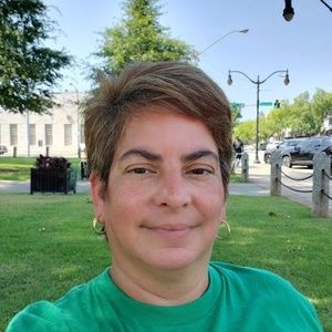 Meet your Posher, Dee